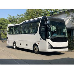 Xe 29 ghế ngồi 2025 Universe ex..